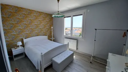 3 guest rooms for 6 people on the sixth floor, panoramic view of Rochefort
