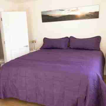 All new inside, 3-bedroom house, WiFi, AC beautiful Paradise Valley Yellowstone Rooms