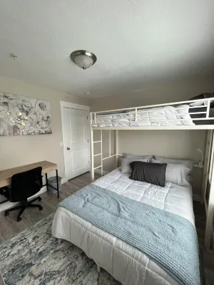 Modern Clean 2Bed 2Bath Condo. Next to Payson Temple, I15, Walmart, and more! Hotels in Payson