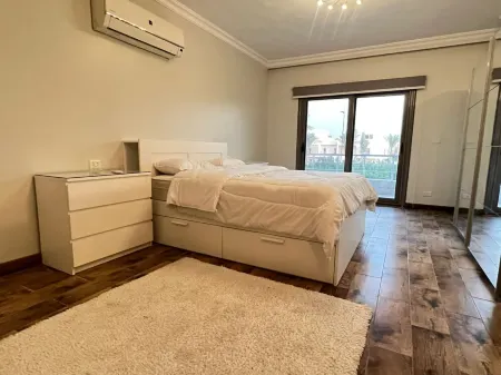 Charming 3-bedroom villa with AC, WiFi in tranquil Giza Governorate Отели в г. Город Шейхов