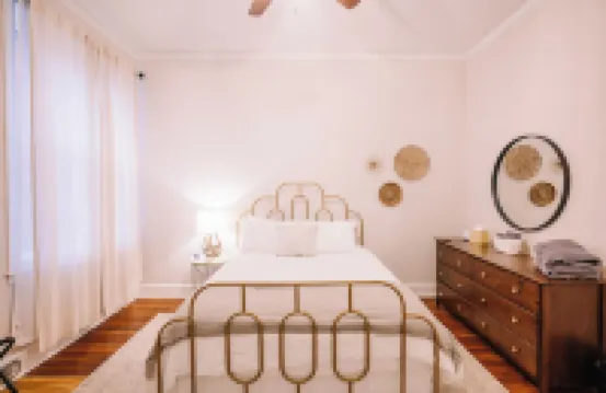 Insta-worthy 2Bd/1Ba Apt Steps from Downtown!