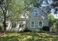 Beautiful 1 Bedroom, 1 Bathroom in Medford with WiFi and AC