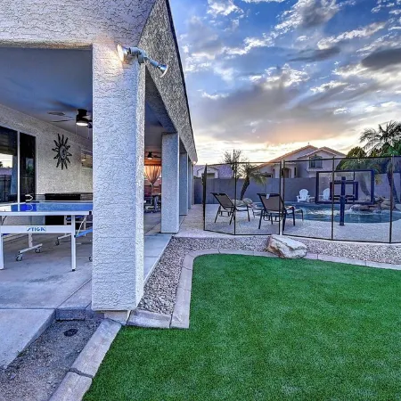 3 bdrm Glendale Home w/ Pool