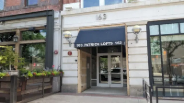 Charming 2-bedroom open loft apartment in downtown central Salt Lake City.