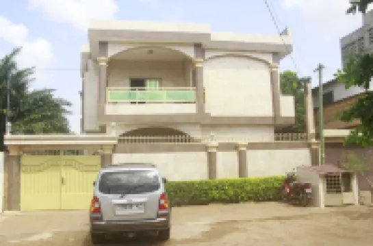 2bed air-conditioned living room apartment