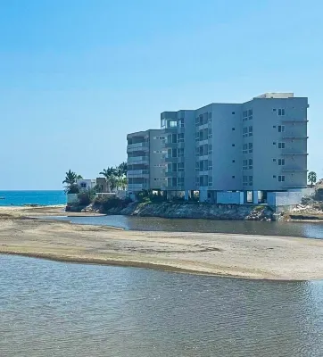 Brand New Beachfront Condo in Punta Blanca, Ecuador!! Hotels in Santa Elena