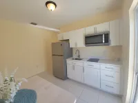 Charming Little River Duplex 1BR/1BA with Patio & Parking 15min to Beach Hotels in West Little River