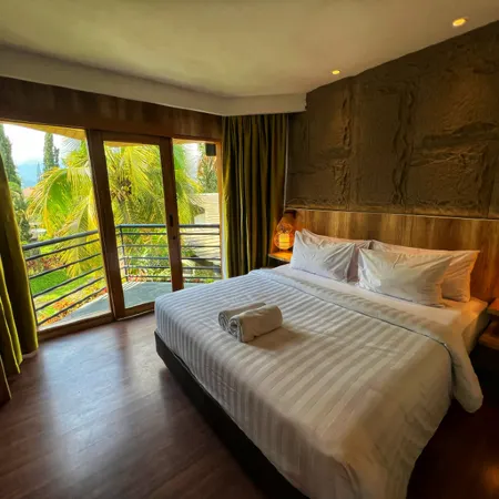 Villa 4-Br Klub Bunga No. 8 Batu Malang