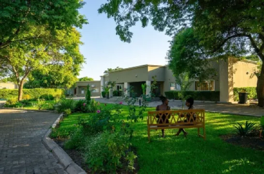 Located near Kenneth Kaunda International Airport and Garden City Mall! Các khách sạn gần Sân bay quốc tế Lusaka