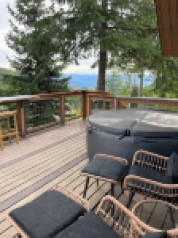 Alpine Haus Cabin • Hot Tub • Views • Close to Schweitzer Village!
