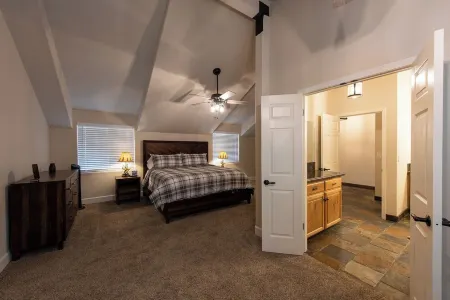 Charming and Relaxing Getaway with Great Views