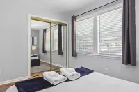 Private UNC Townhome w/ Parking, 2 Bedrooms, Sleeps 6, w/ Beautiful Garden! Hotels in Carrboro