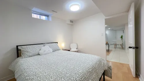 Beautiful Cozy Private Entry Basement Apartment