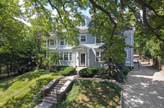 Southmoreland on the Plaza an Urban Inn