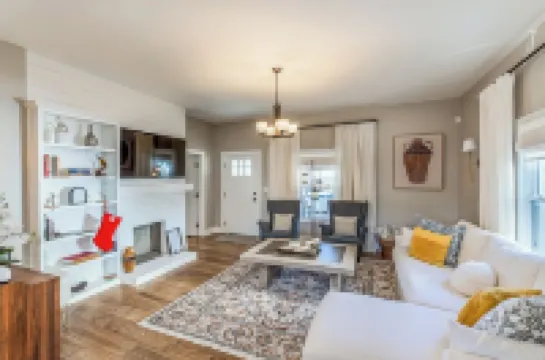 Cozy Greenville Cottage - 7 Min to Downtown & Augusta St