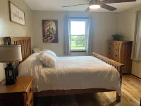 Charming 3-bedroom house with WiFi and AC in the heart of Walnut Creek. Hotels in Walnut Creek Township