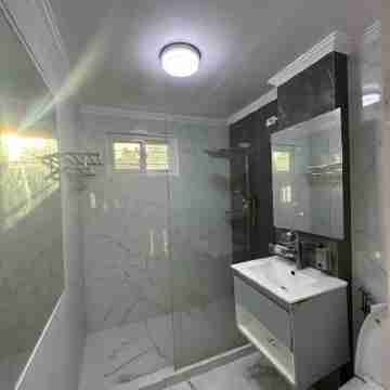 Marvelous 4-bedroom house with AC in Las Piñas Rooms