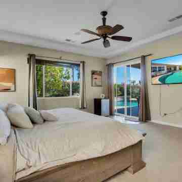 Spacious 4-bedroom house with WiFi and AC in nice La Quinta Rooms