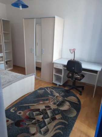 Spacious 4 rooms downtown apartment in Pitesti Отели в г. Питешти