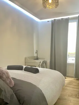 Nouveau, Propre, Confortable à Paris