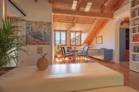 Large, comfortable and very quiet apartment in the center of Kaltern with garage & elevator Hotel in zona Despar Supermarket