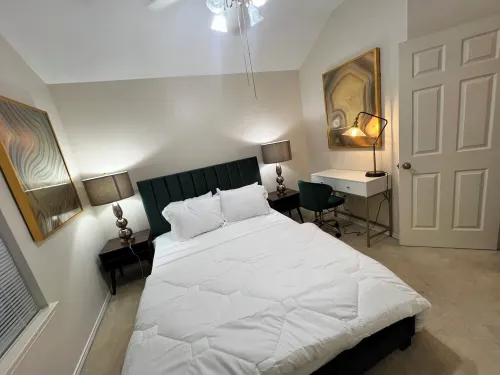 Charming 3-bedroom house on a green belt in Allen