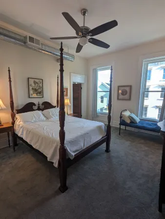 2 Min to RPI  Modern Space + Fast WiFi Отели рядом с достопримечательностью «Ренсселерский политехнический институт»