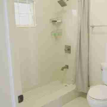 LUX Suites -  1-bedroom apartment in Halfmoon Bay Rooms