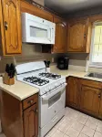 Charming 3-bedroom, spacious home conveniently located near Tuskegee University Hotels in Tuskegee