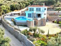 Villa Arian with great sea view, great pool and 6 minutes walk from the beach 埃皮扎夫羅斯住宿飯店