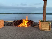 Beautiful Waterfront Retreat