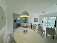 Spacious apartment right on the grass in Riviera de São Lourenço