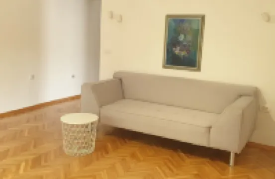 The White Suite. Cozy apartment with 1 bedroom and WiFi, AC in peaceful Skopje