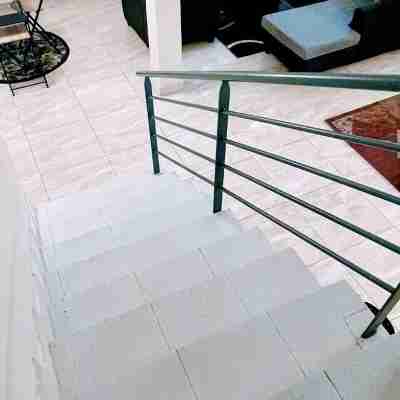 La Siesta Abidjan-Charming 2-bedroom Split-Mezzanine level apartment; WiFi-AC. Others