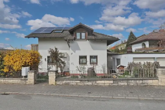 Natural idyll at the foot of the Hemsberg - ideal starting point for nature lovers 本斯海姆酒店