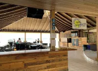 Oceanview Studio Condo in Sapphire Village - just a short walk to Sapphire Beach