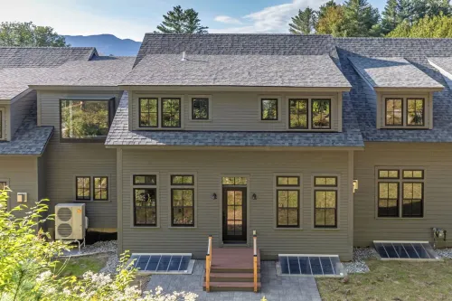 Upscale 4Bdrm Getaway, Near Stowe Village & Trails