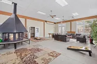 Nordic Village Condo Sleeps 4!