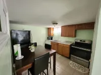 Spacious Clean Lovely 2 Bedroom Apartment