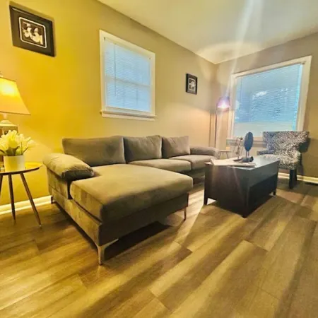 Madison home Отели в г. Уэйн