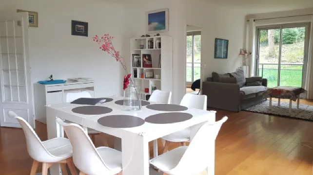 Forest Paradise, Très Grand Salon, 15 min de Paris Hotels in Sevres