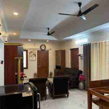 Maruthi Villa, Walkable to Beach. Pet-Friendly! Others