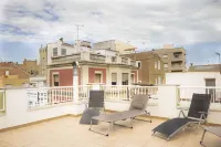 Comfortable and central ground floor at 400 m from the beach (ideal for family with children) Hôtels à : Sant Carles de la Ràpita