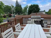 Sandy Cheeks is perfect for your next family vacation! Walk to Lake Erie Beach. Hotel a Evans