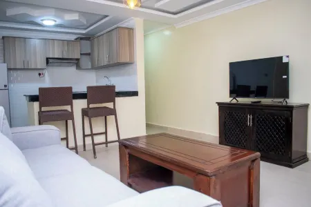 Luxurious 2 bedroom executive appartment suite located at the heart of karen Отели в г. Онгата Ронгай