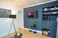 Prettide Suite- 1 free parking Hotels in Gillingham