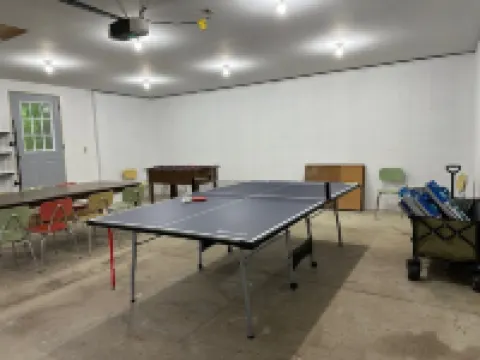 Quiet Charlevoix Cottage Walk to Town and Lake Michigan Beaches