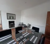 Troon town centre apartment. Great for golf, beach, coastal walks and much more. Hotels in Troon