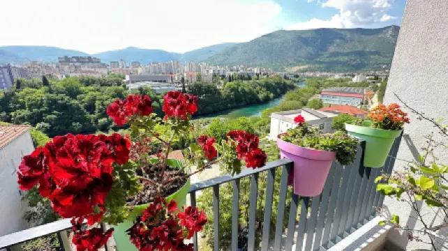 Stunning 3-Bedroom Apartment with modern amenities and breathtaking views!!