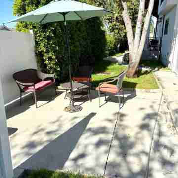Private Guest House in Winnetka - 2bd/1ba Private Entrance and Yard Area Hotel Exterior